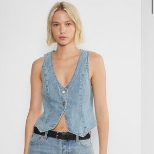 Aritzia the 90’s Mia denim vest